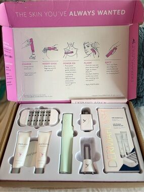 DERMAFLASH Luxe 2.0 Sonic Dermaplaning Device Kit NIB Mint Green